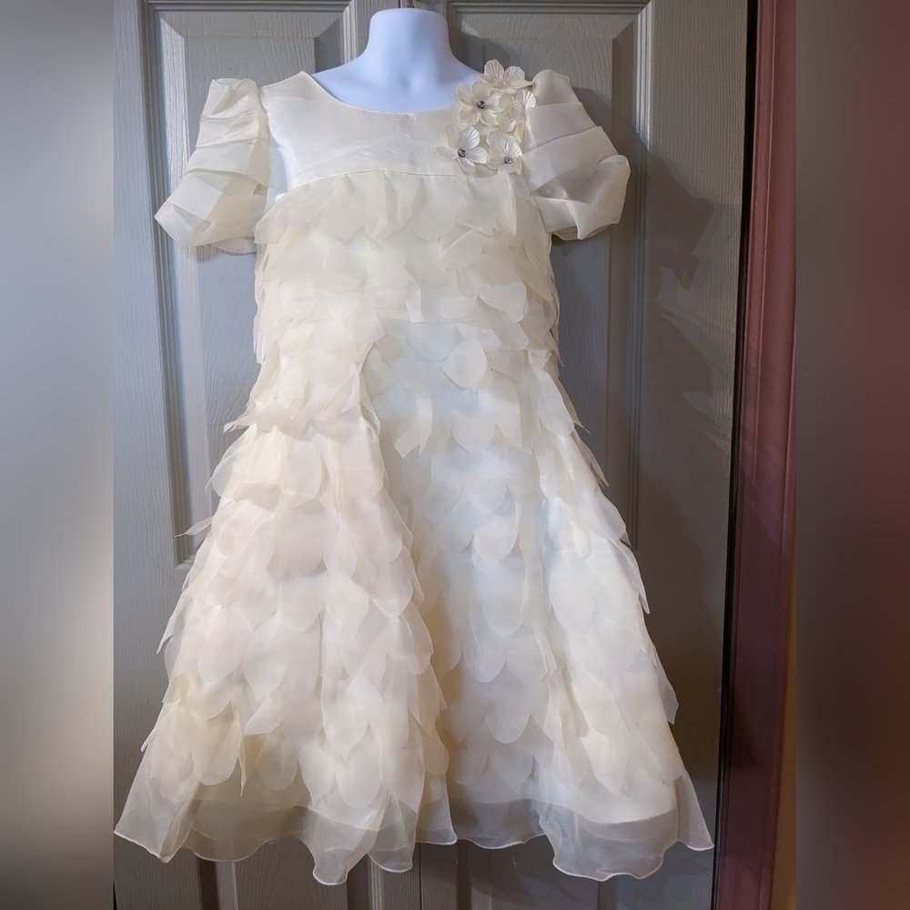 New with Tags Classic Fashion Party, wedding, baptism, Easter, T10